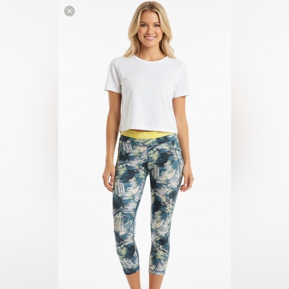 Reebok printed revolve high rise athletic leggings size small
